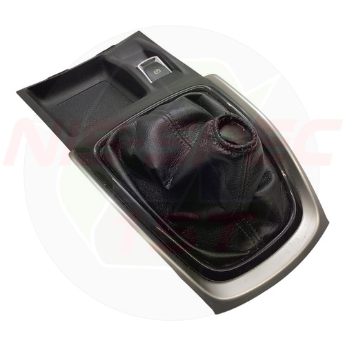 Nissan X-trail T32 Tekna Gearstick Surround H/Brake Switch 2014-2017