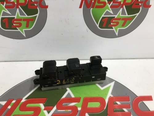 2009 Nissan Pathfinder / D40 Driver Front  Window Switch 2005-2010