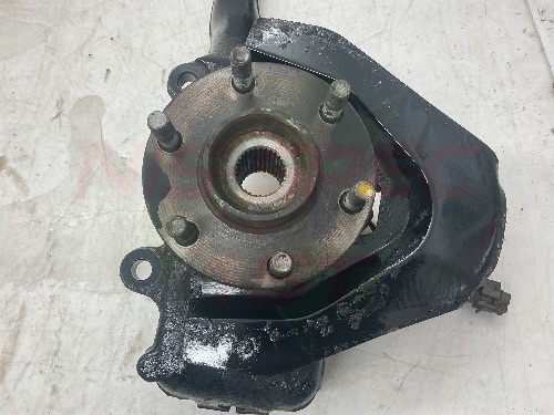 Nissan Navara D40 Pathfinder Drivers Front Hub 2005-2015