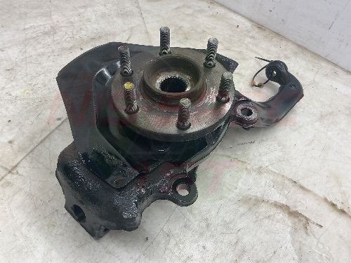 Nissan Navara / Pathfinder Passenger Front Hub 2005-2015