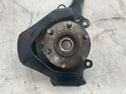 Nissan Navara / Pathfinder Passenger Front Hub 2005-2015