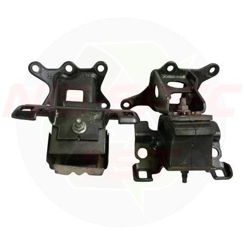 2020 Nissan Navara NP300 Pair of Engine Mounts 2016-2021