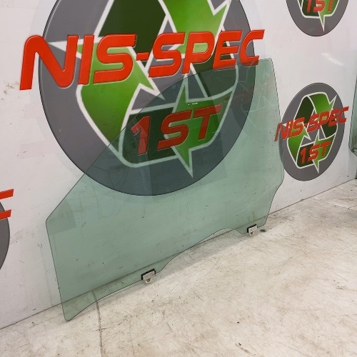 Nissan Elgrand NE51 Passenger Front Door Window Glass 2002-2010