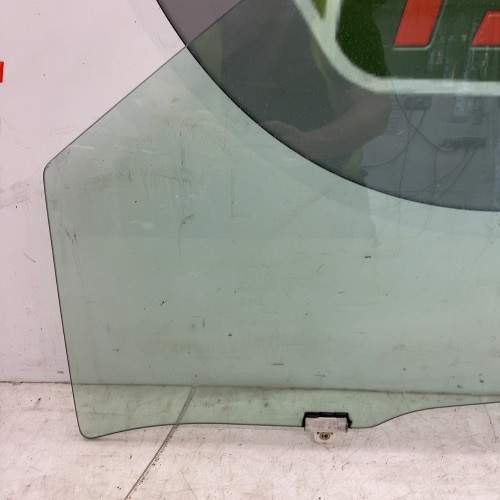Nissan Elgrand NE51 Passenger Front Door Window Glass 2002-2010