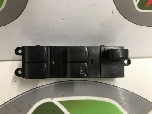 2009 Nissan Pathfinder / D40 Driver Front Window Switch 2005-2010