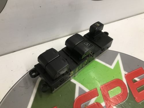 2009 Nissan Pathfinder / D40 Driver Front Window Switch 2005-2010