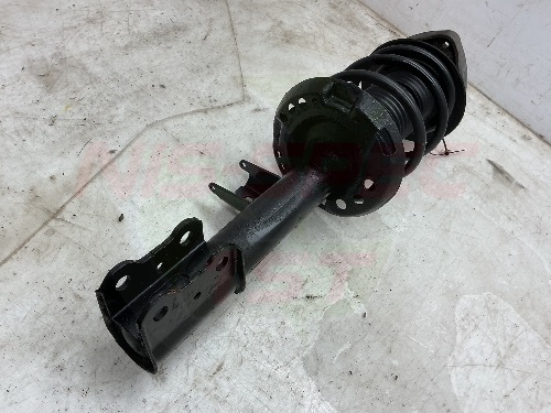 2017 Infiniti Q30 Passenger Front Strut 2016-2019