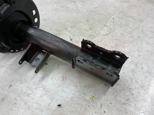 2017 Infiniti Q30 Passenger Front Strut 2016-2019