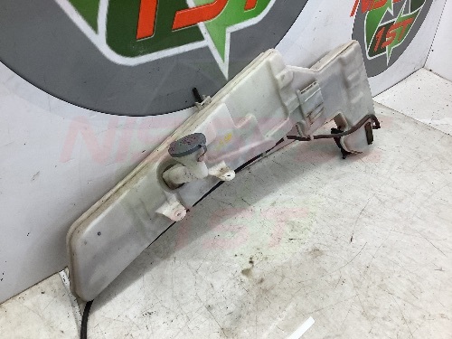 Nissan Navara NP300 Washer Bottle & Motor 2016-2022