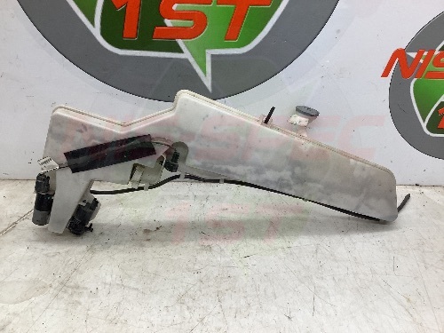 Nissan Navara NP300 Washer Bottle & Motor 2016-2022