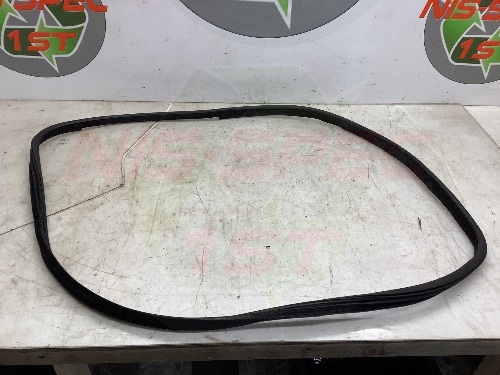 Infiniti QX30 / Q30 Driver Front door seal 2016-2020