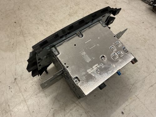 Nissan Navara NP300 Stereo / Radio Media System with Screen 2016-2019