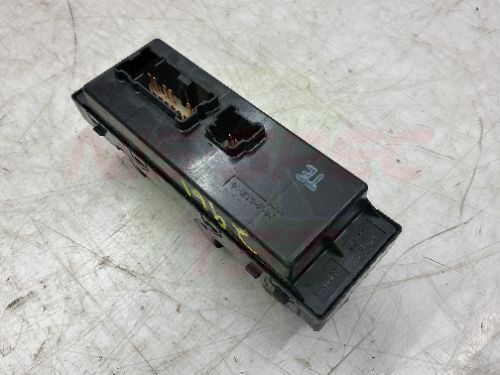 Nissan Navara NP300 Drivers Front Electric Window Switch 2016-2022