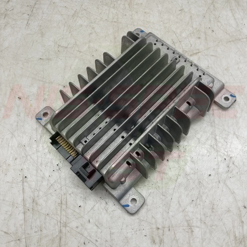 Nissan Elgrand E51 BOSE Stereo Amplifier 2002-2010