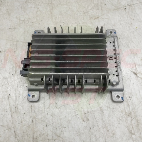 Nissan Elgrand E51 BOSE Stereo Amplifier 2002-2010