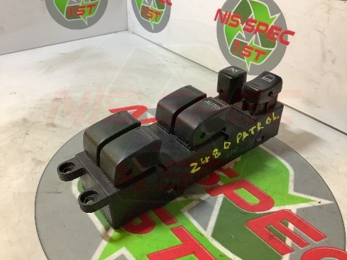 2004 Nissan Patrol Y61 Drivers Side Front Window Switch 1998-2005