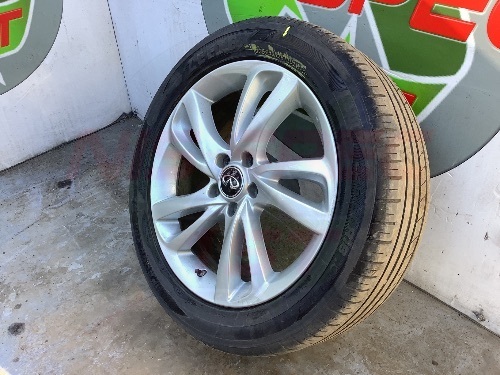 Infiniti Q30 premium 18 Inch Alloy Wheel 2019-2019